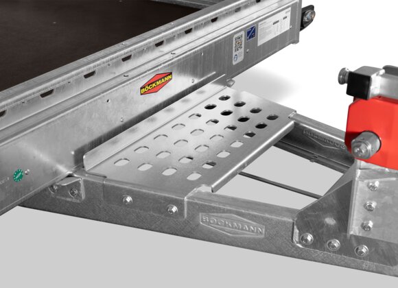 Böckmann Tridem Baumaschinentransporter - Schaufelablage