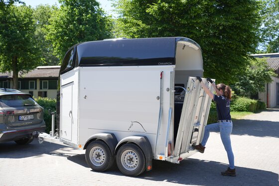Böckmann Mehrwerte Pferdeanhänger Champion R Heckklappe